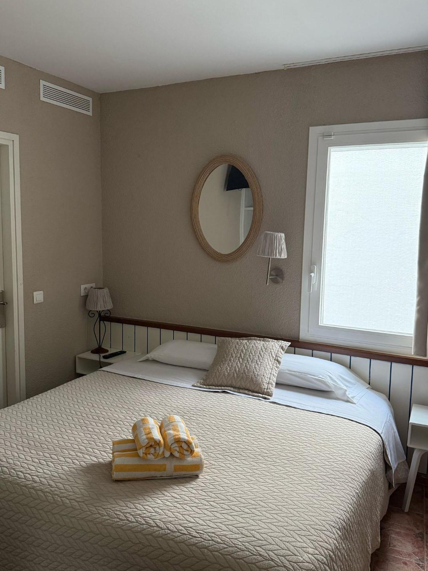 La Fonda Bed & Breakfast Cadaques Ngoại thất bức ảnh